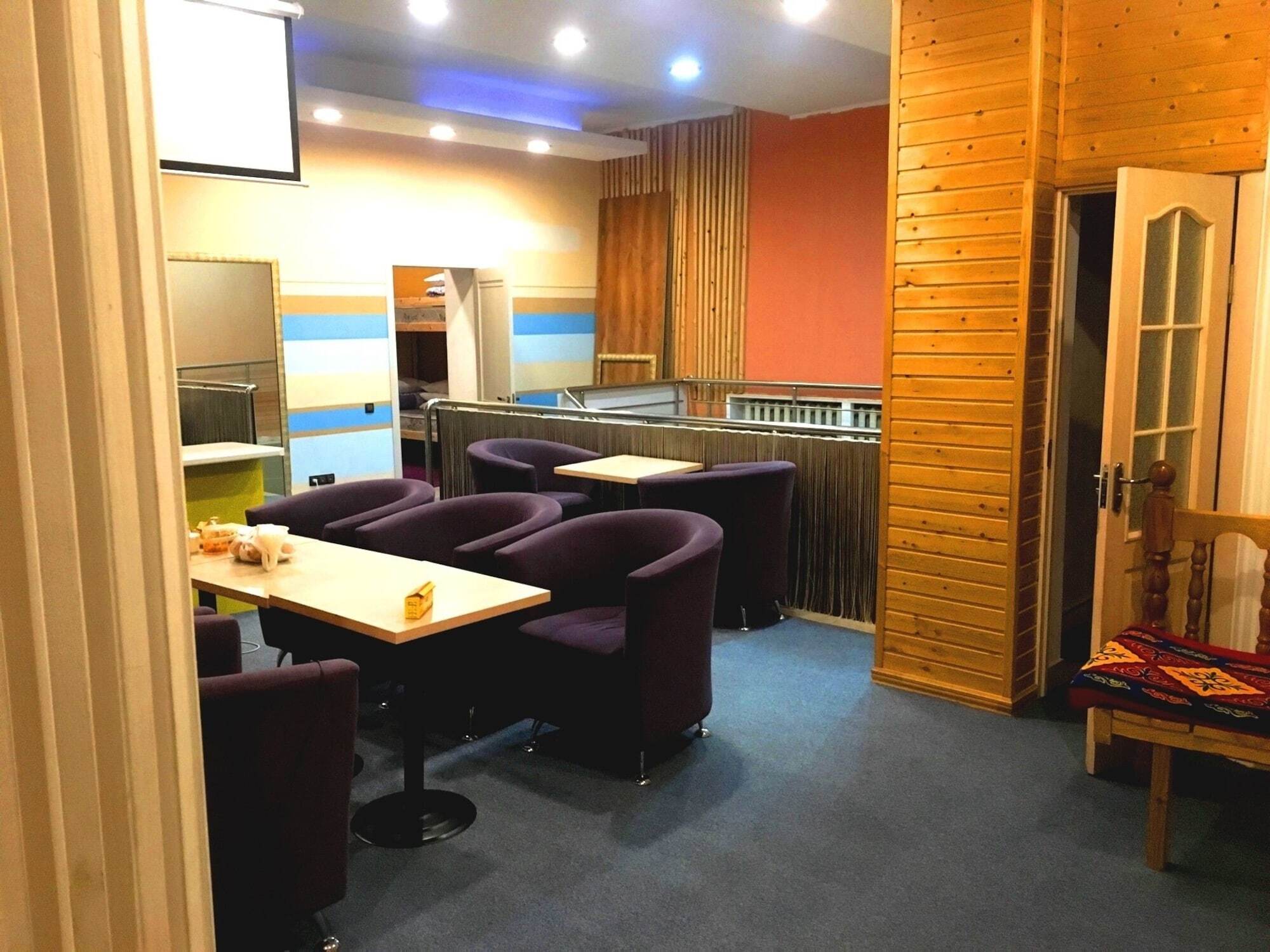 Apelsin Hostel Αλμάτι Εξωτερικό φωτογραφία